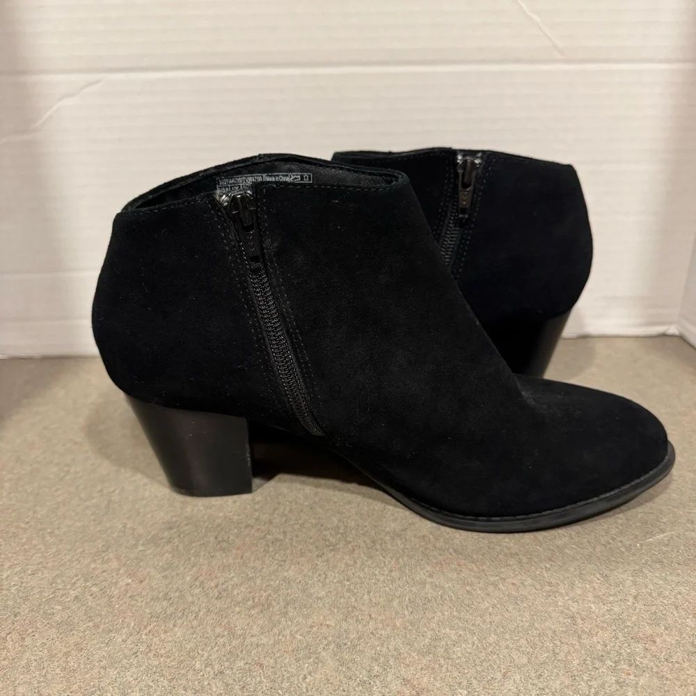 Vionic Faros Black Suede Fringe Western Studded Tassel Ankle Booties